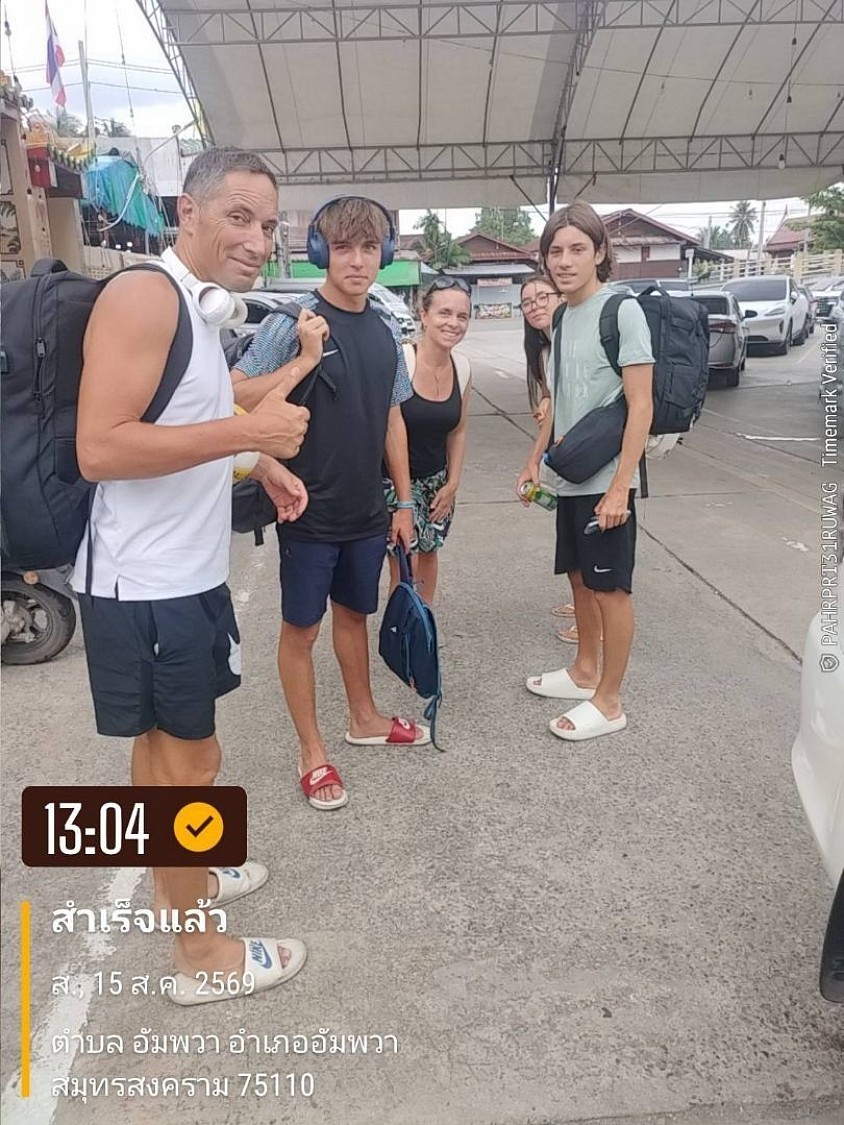 Booking a taxi WhatsApp+66642925900